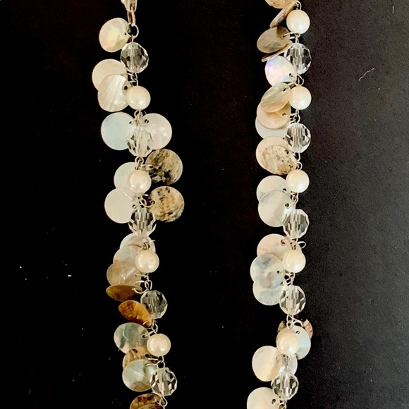 Mother-of-pearl coins & silver tone long metal chain necklace with pearls chain - Picture 5 of 5